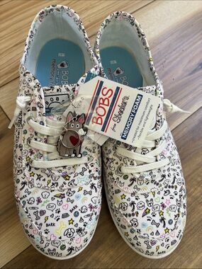 Skechers BOBS White Canvas Sneakers with Multicolor Dog Doodle Print